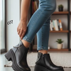 #077 BOTITA CON CADENA EN EL TALÓN